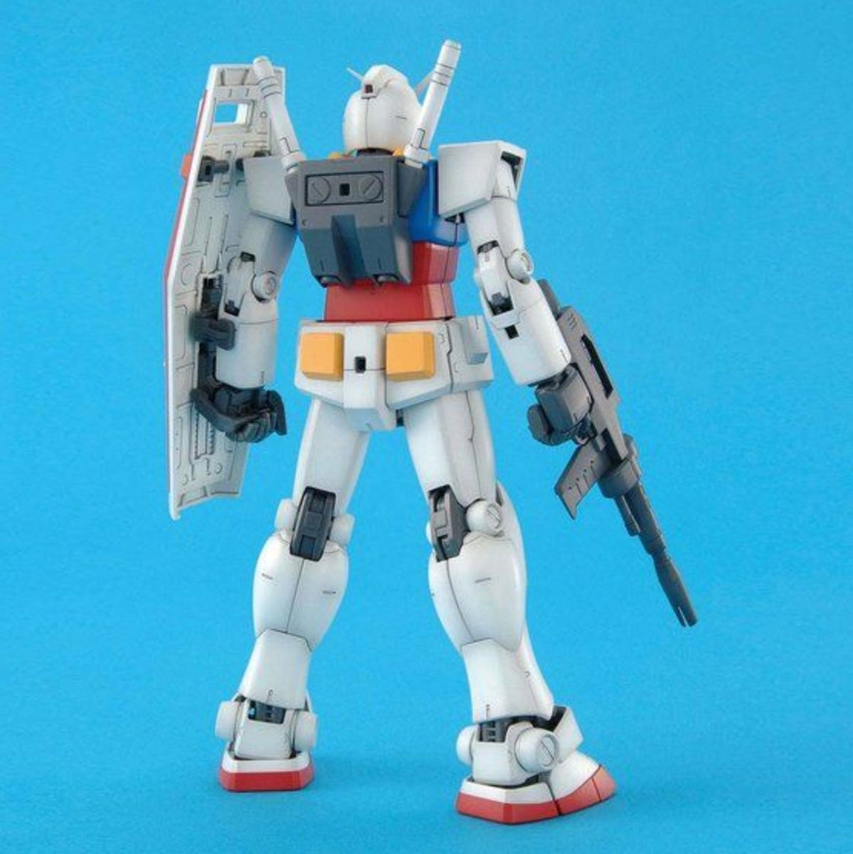 bandai-mg-rx-78-2-gundam-ver-