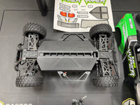 BZN540273 Vyper SC 1/16 4WD Electric - Green Needs Charger