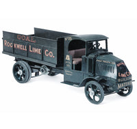 Atlantis Models - 1:24 1926 Mack Bulldog Dump Truck