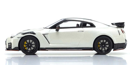Kyosho - 1/43 Scale Nissan GT-R NISMO 2022 Die Cast Car (White) - Hobby Recreation Products