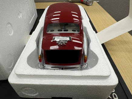 Kyosho KYO08905SR 1/18 Scale Rolls Royce Phantom VI Silver/Red Model Diecast Car - Hobby Recreation Products