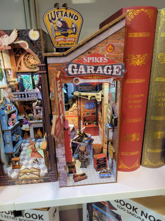 PlayfulMario - Spike's Garage Book Nook - Hobby Recreation Products