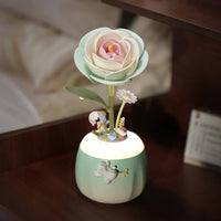 Robotime - Floral Art Minty Camellia Lamp