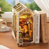 Robotime - Holiday Cafe DIY Book Nook Shelf Insert