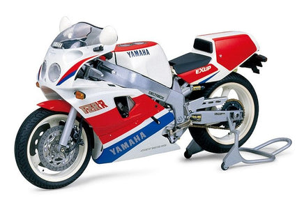 TAM14058-1-12-Yamaha-Fzr750r-Scale