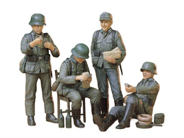 TAM35129-German-Soldiers-At-Rest-Kit,