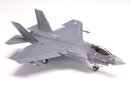 Tamiya - 1/72 Lockheed Martin F - 35C Lightning II Plastic Model - Hobby Recreation Products
